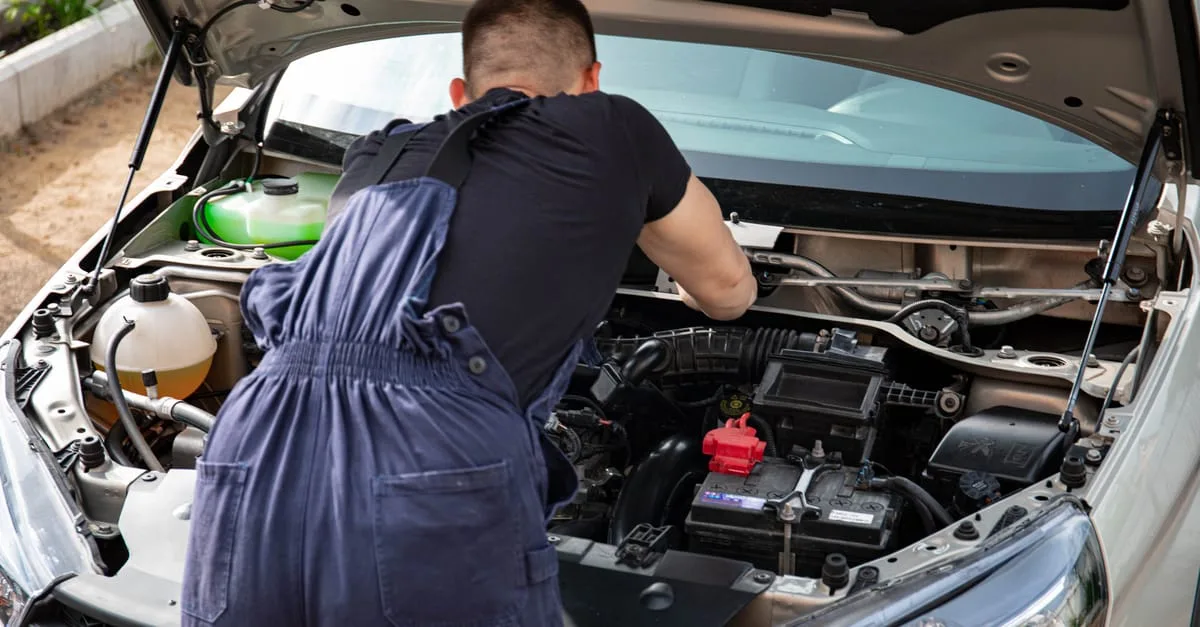 découvrez nos conseils et astuces pour l'entretien et la maintenance de votre véhicule afin d'assurer sa performance et sa longévité.