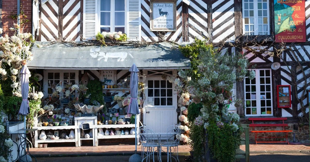 découvrez la gastronomie normande, ses saveurs authentiques, ses produits locaux et ses spécialités culinaires riches en tradition.