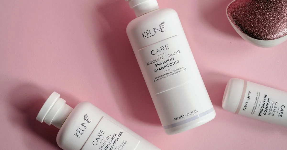 découvrez nos conseils et produits essentiels pour des soins capillaires adaptés à tous les types de cheveux, afin d'obtenir une chevelure saine, brillante et pleine de vitalité.